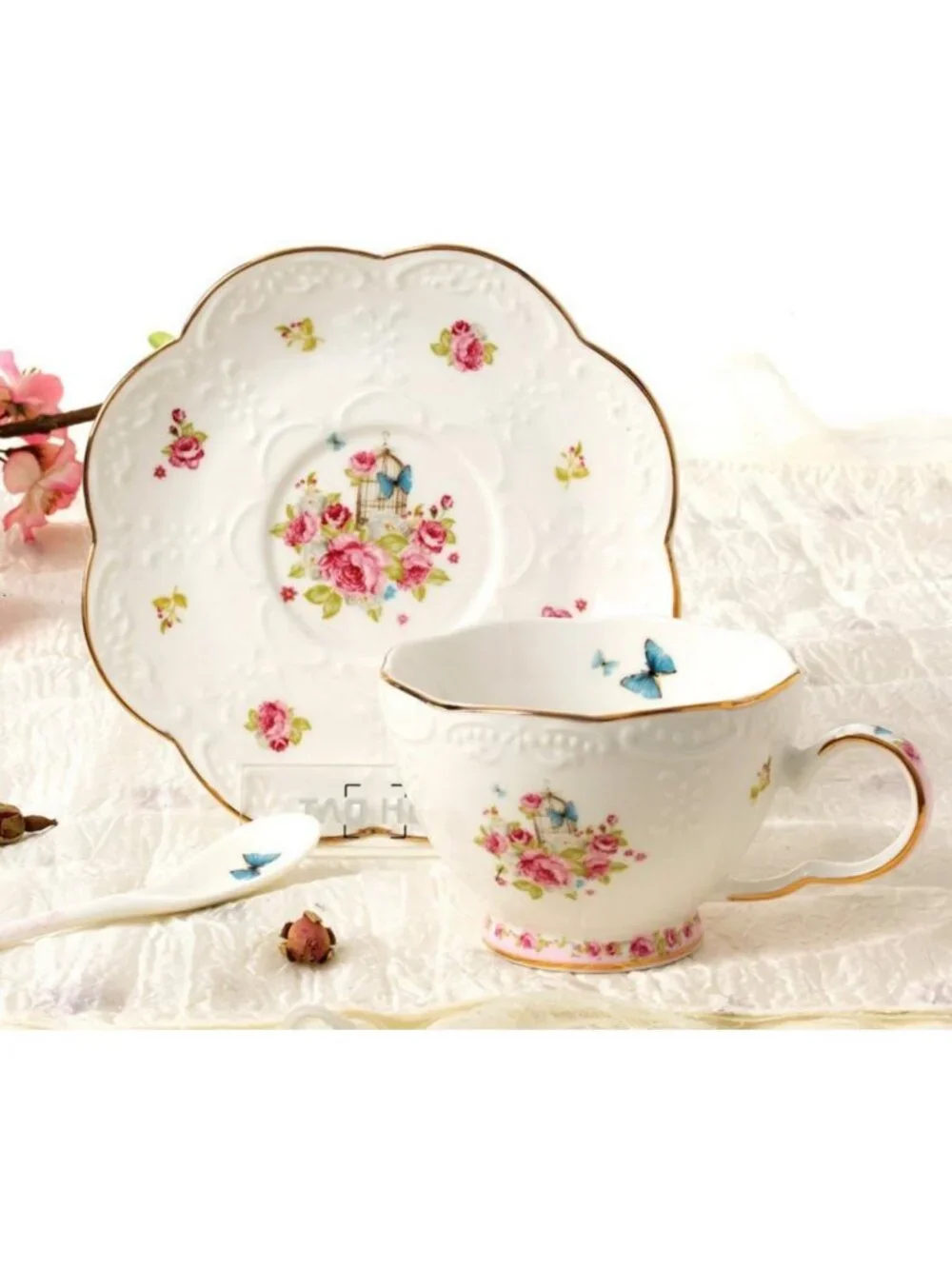 Elegant Porcelain Flower Tea Cup & Saucer Set - 6 Piece Dining Set